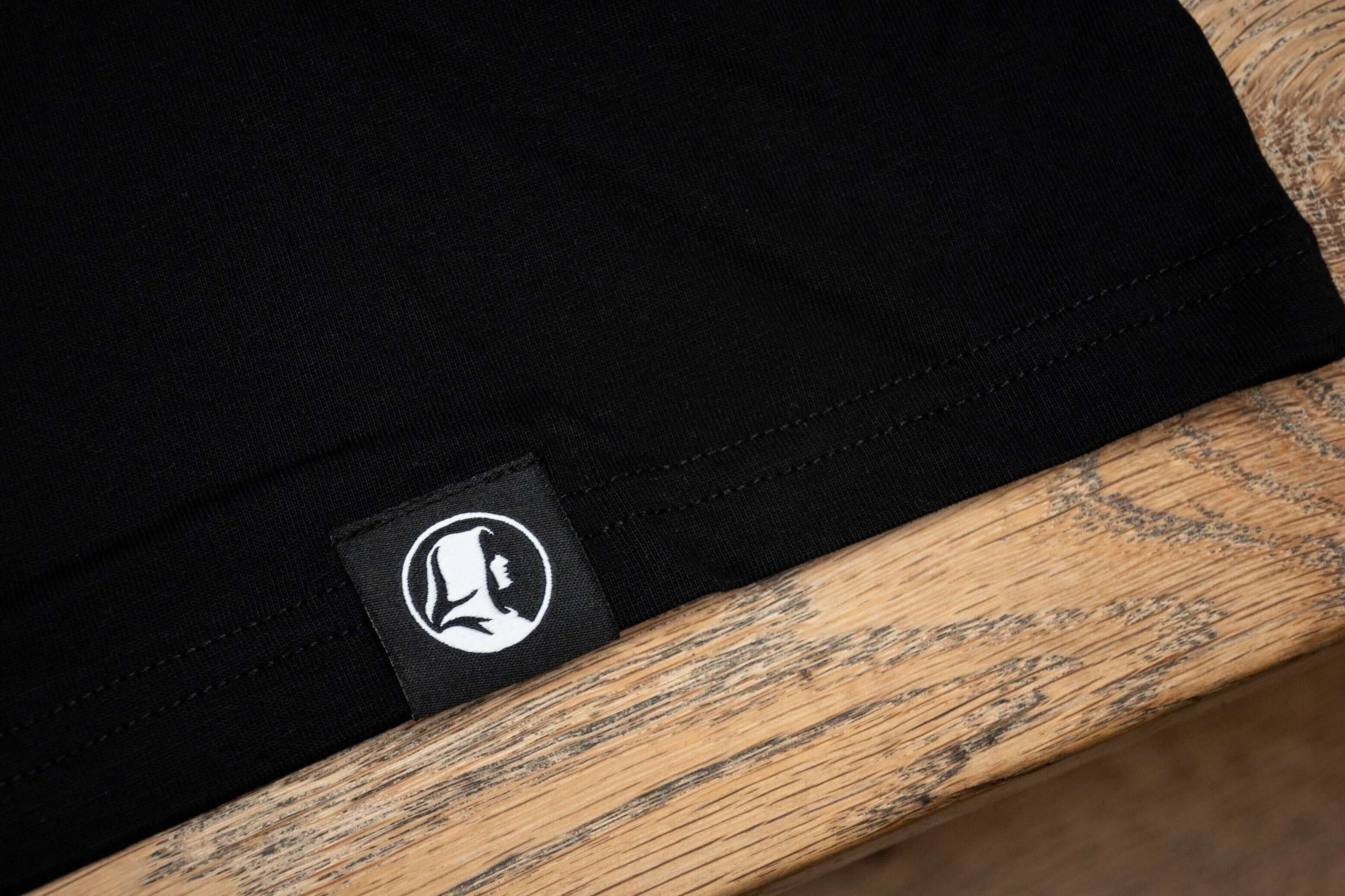 BLACK CHEERS TEE - Image 4
